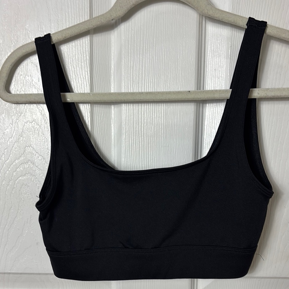 PINK By VICTORIA’S SECRET ULTIMATE lightly lined Black Women's sports Bra Size S